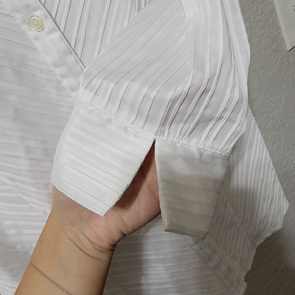 Creme button down blouse - Picture 4 of 4